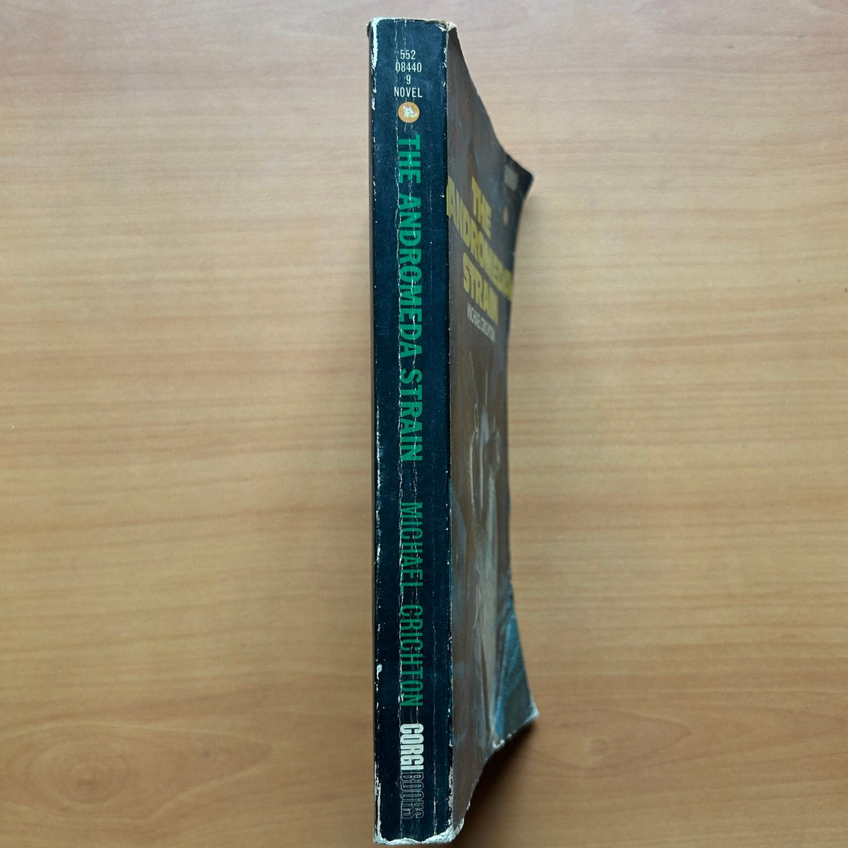 The Andromeda Strain  - Michael Crichton image 1