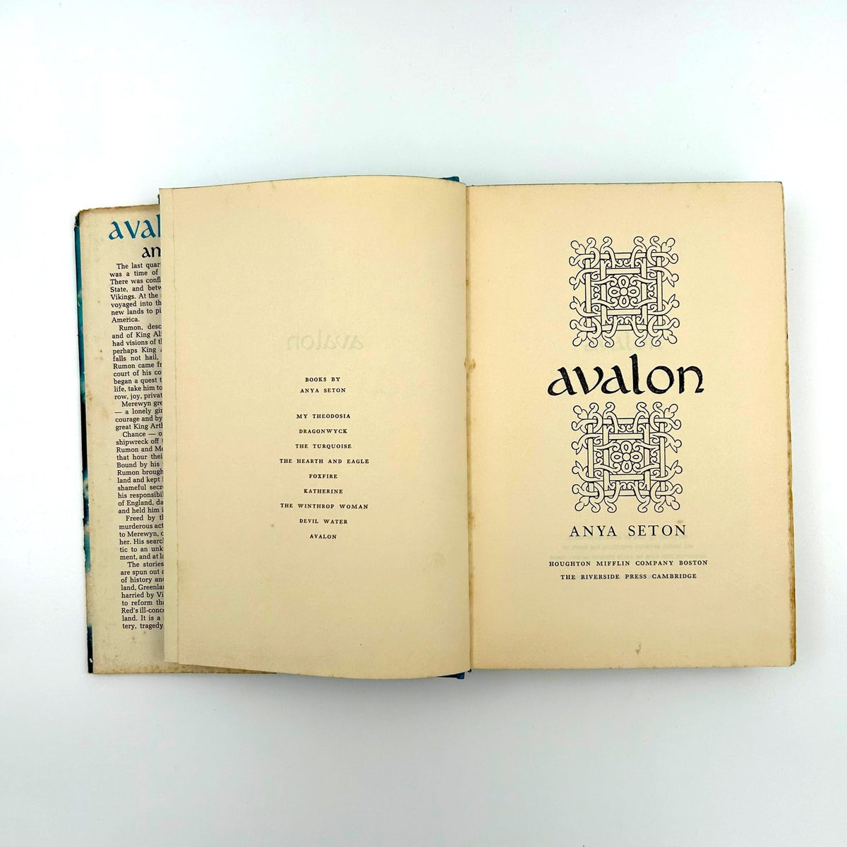 AVALON BY ANYA SETON image 3
