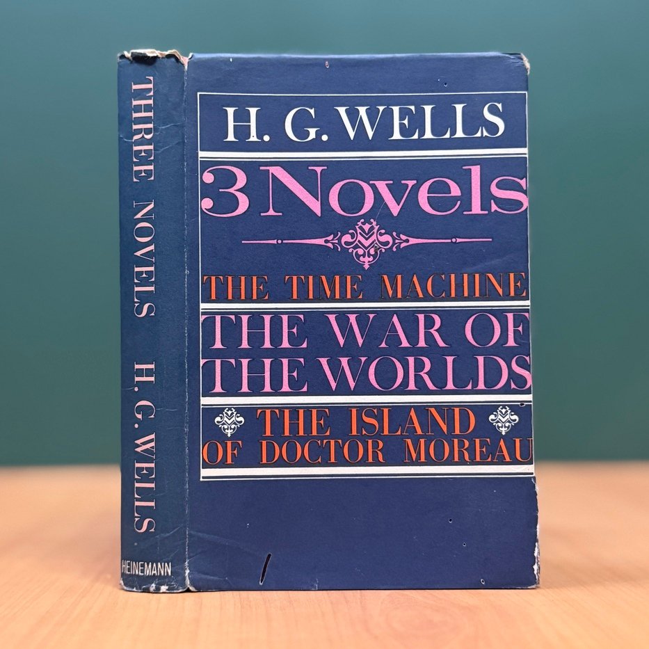 Three Novels by H. G. Wells (The Time Machine • The War of the Worlds • The Island of Doctor Moreau)  - H. G. Wells image 0