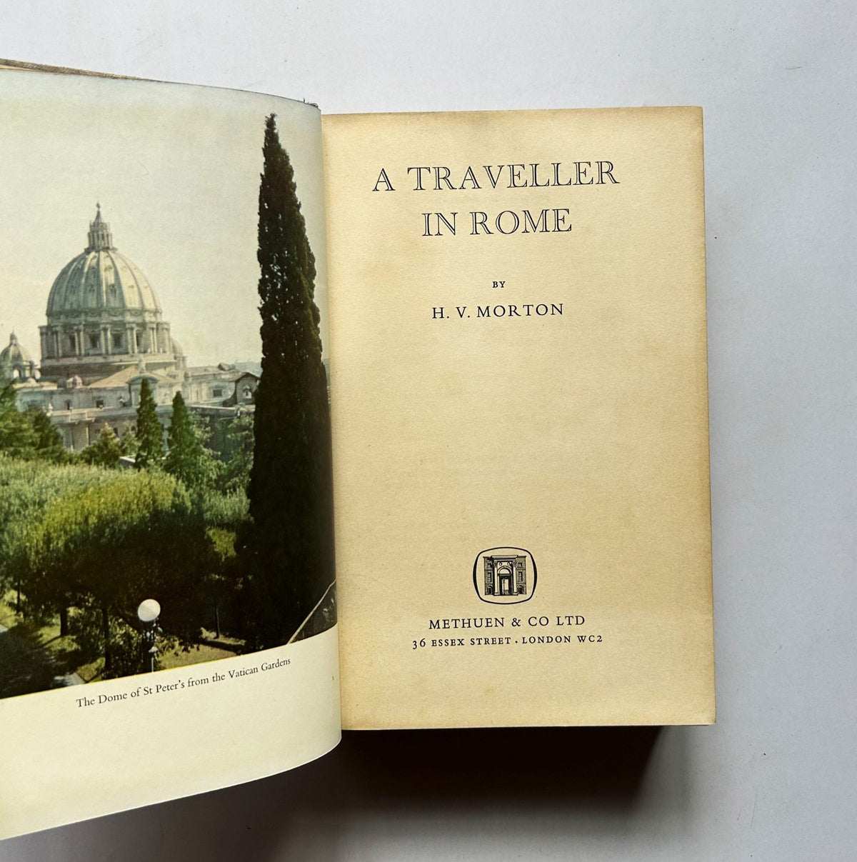 A TRAVELLER IN ROME BY H.V. MORTON image 4