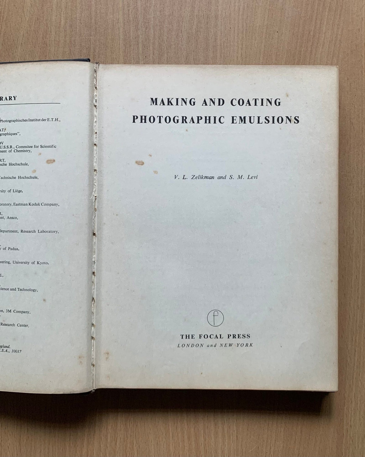 Making and Coating Photographic Emulsions - V.L. Zelikman &amp; S.M. Levi image 3