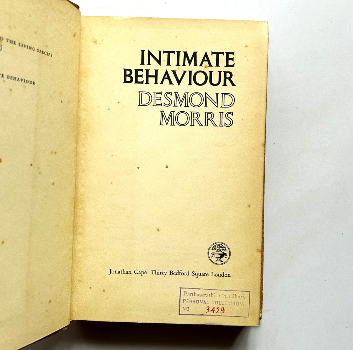 INTIMATE BEHAVIOUR BY DESMOND MORRIS image 2