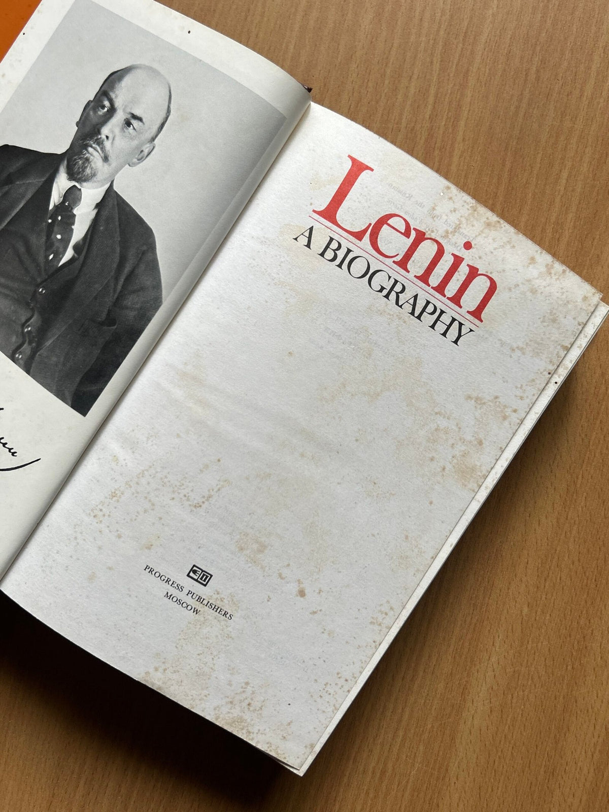Lenin: A Biography image 5