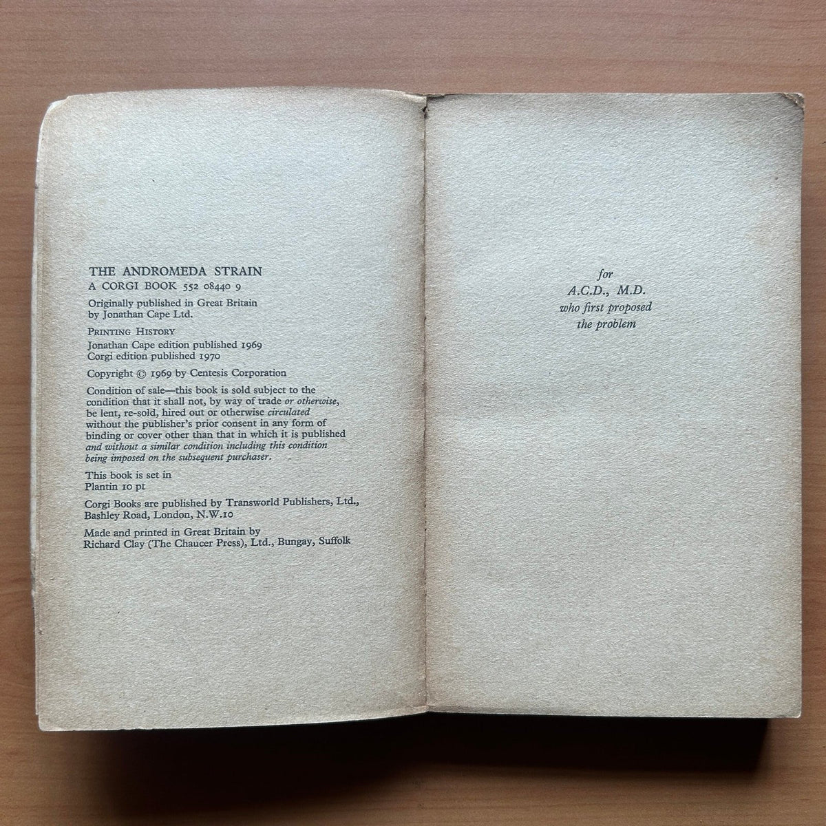 The Andromeda Strain  - Michael Crichton image 4
