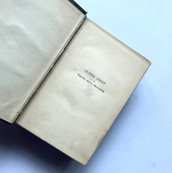 OLIVER TWIST / GREAT EXPECTATIONS BY CHARLES DICKENS - Image 4