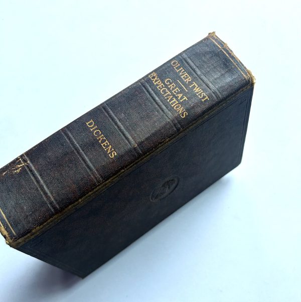 OLIVER TWIST / GREAT EXPECTATIONS BY CHARLES DICKENS - Image 2